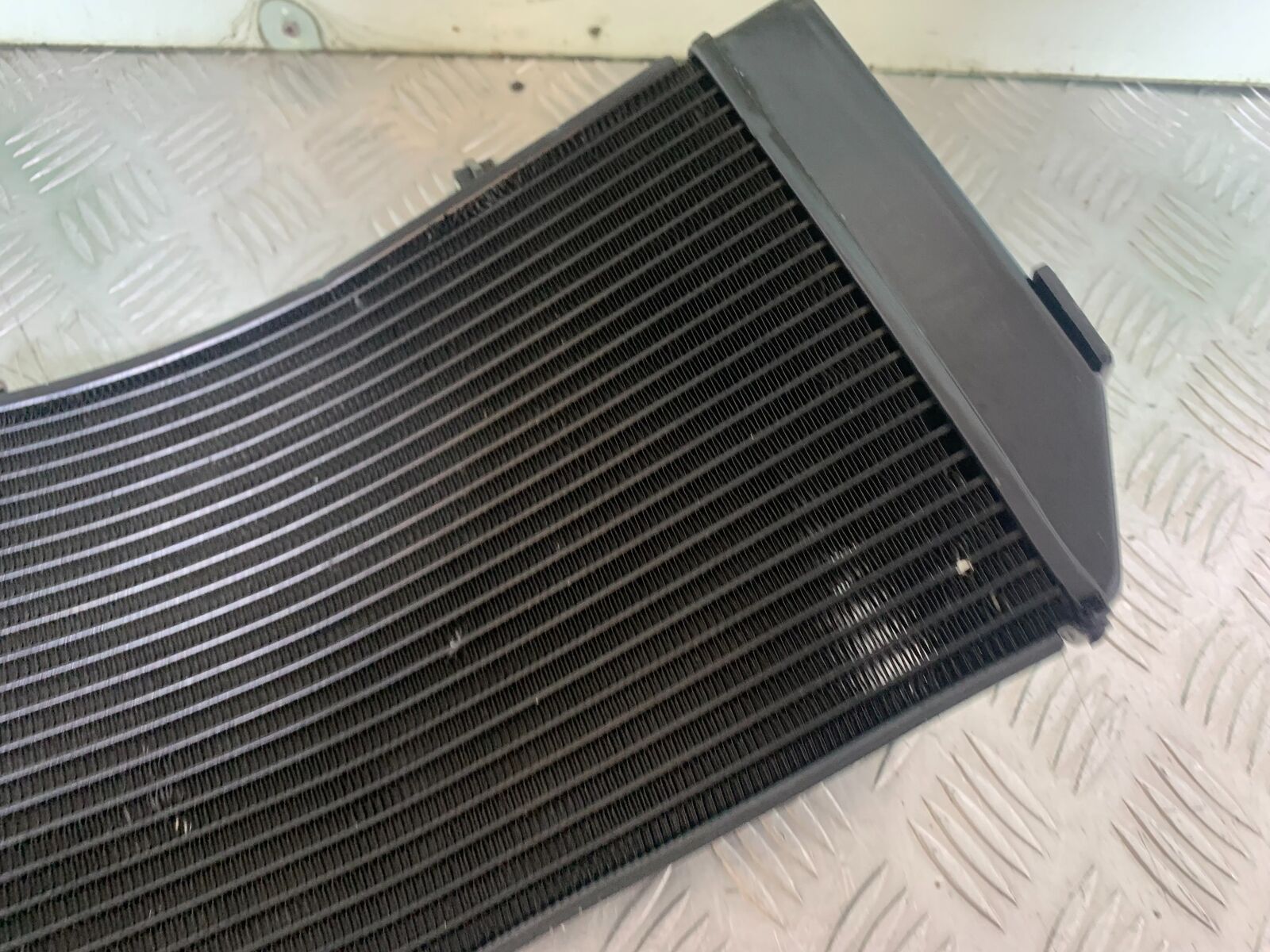HONDA CBR600 CBR 600 RADIATOR  YEAR 1998 CMB1133)