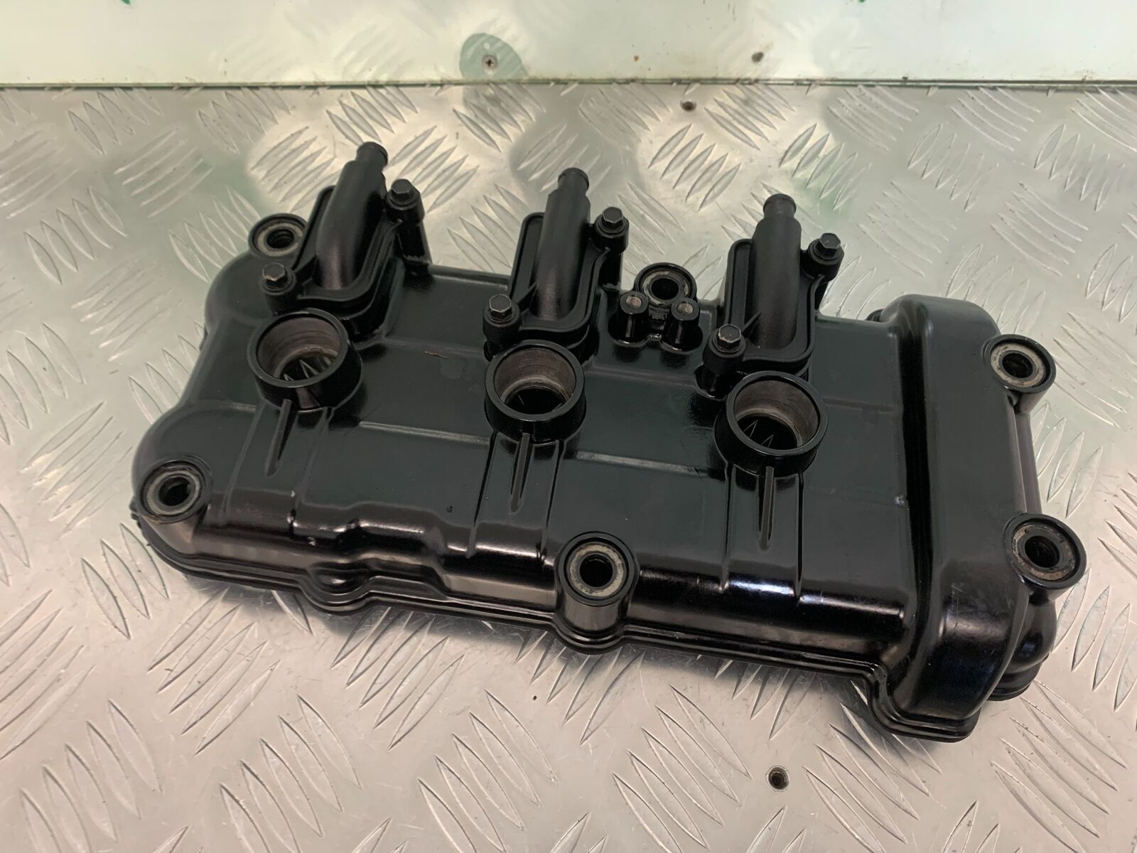 TRIUMPH 1050 SPRINT ROCKER COVER YEAR 2004-2007 (STOCK 956)