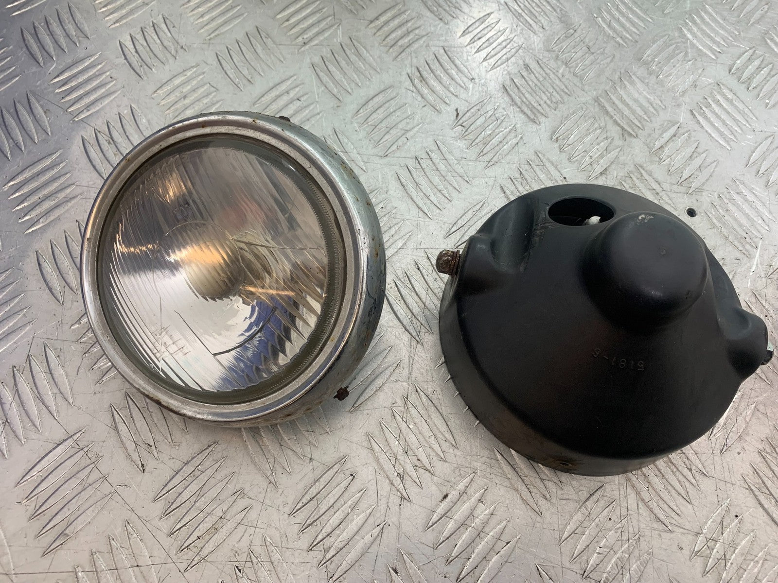 SUZUKI GP100 GP 100 HEADLIGHT   YEAR 1978-1988 (CMB1259)