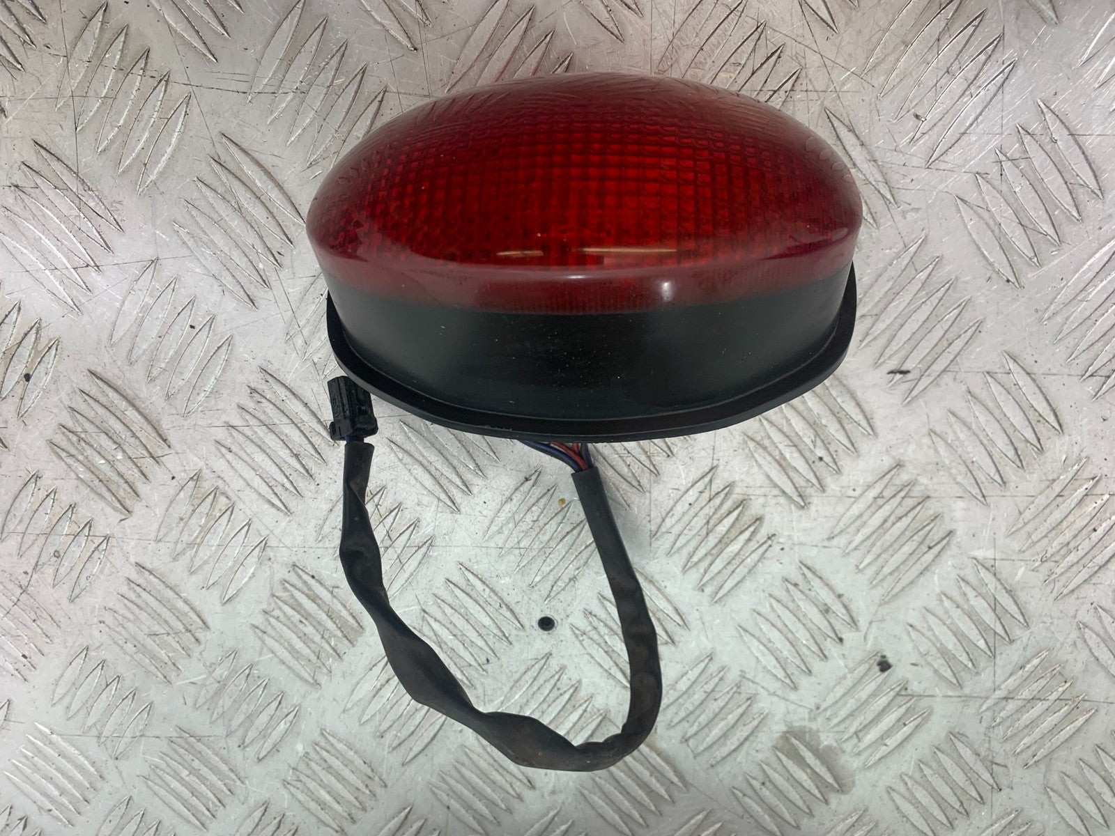 TRIUMPH 955i SPRINT ST REAR LIGHT  1999-2004 (CMB1176)