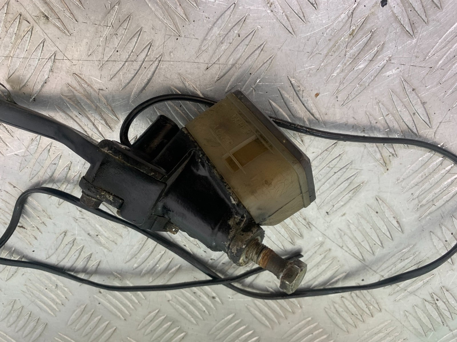 HONDA GL500 GL 500 SILVERWING FRONT BRAKE MASTER CYLINDER YEAR 1981-82 (CMB1168)