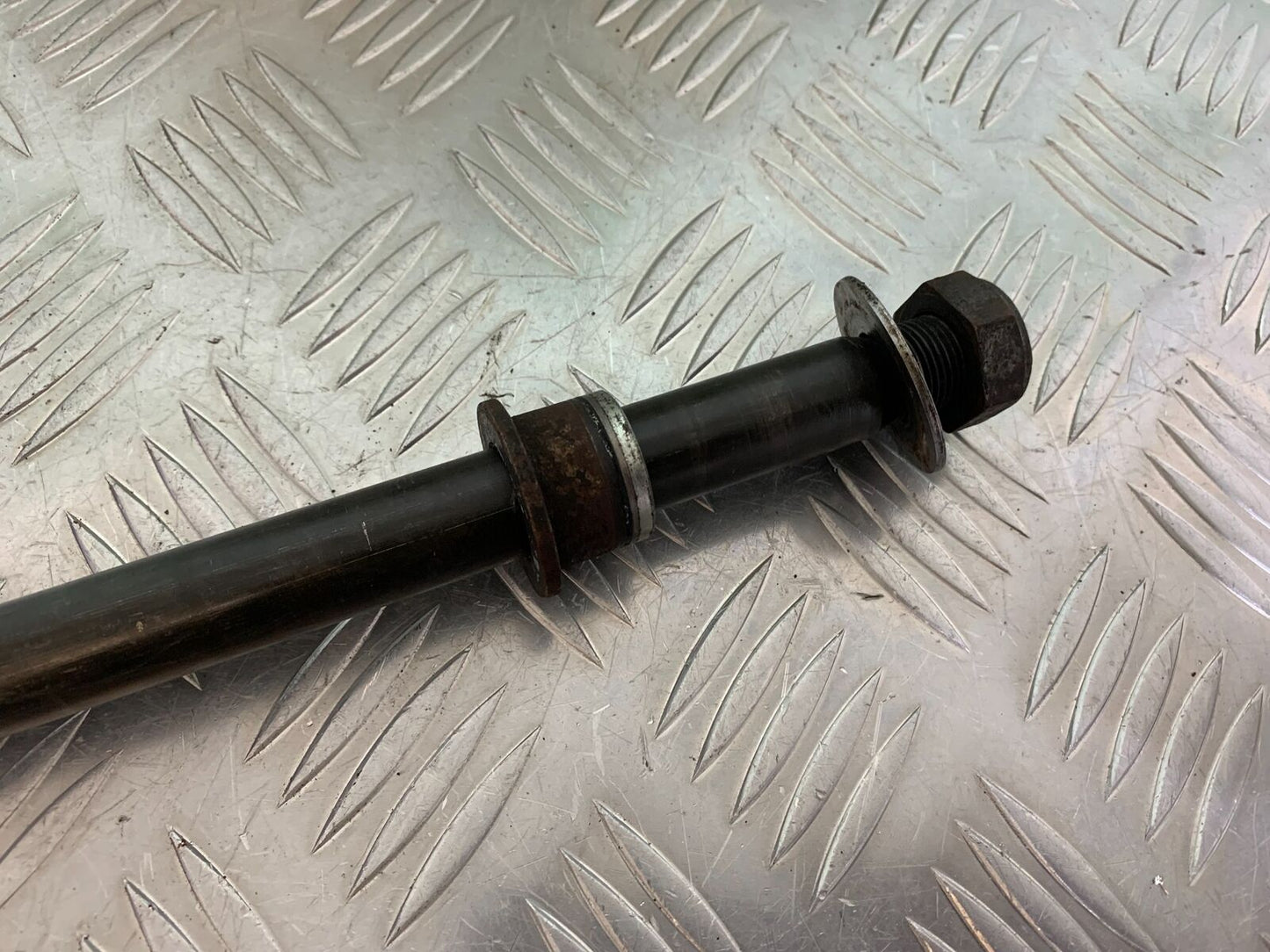 YAMAHA FJR1300 FJR 1300 REAR WHEEL SPINDLE   YEAR 2001-05 (CMB1005)