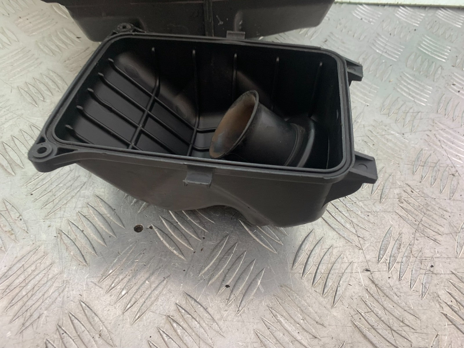 SUZUKI GSF600 GSF 600 BANDIT AIRBOX 2000-2004 (CMB1269)
