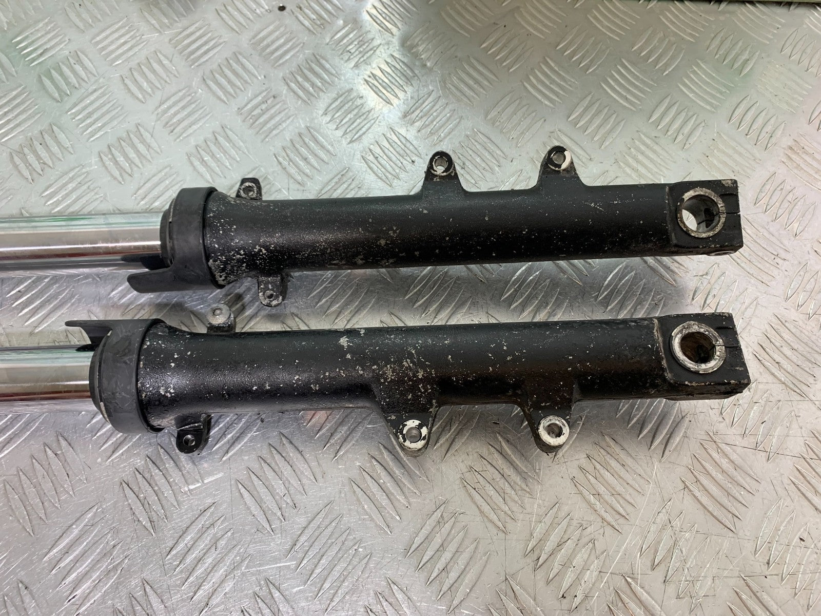 HONDA CBF500 CBF 500 FORKS YEAR 2004-2008  (CMB1294)