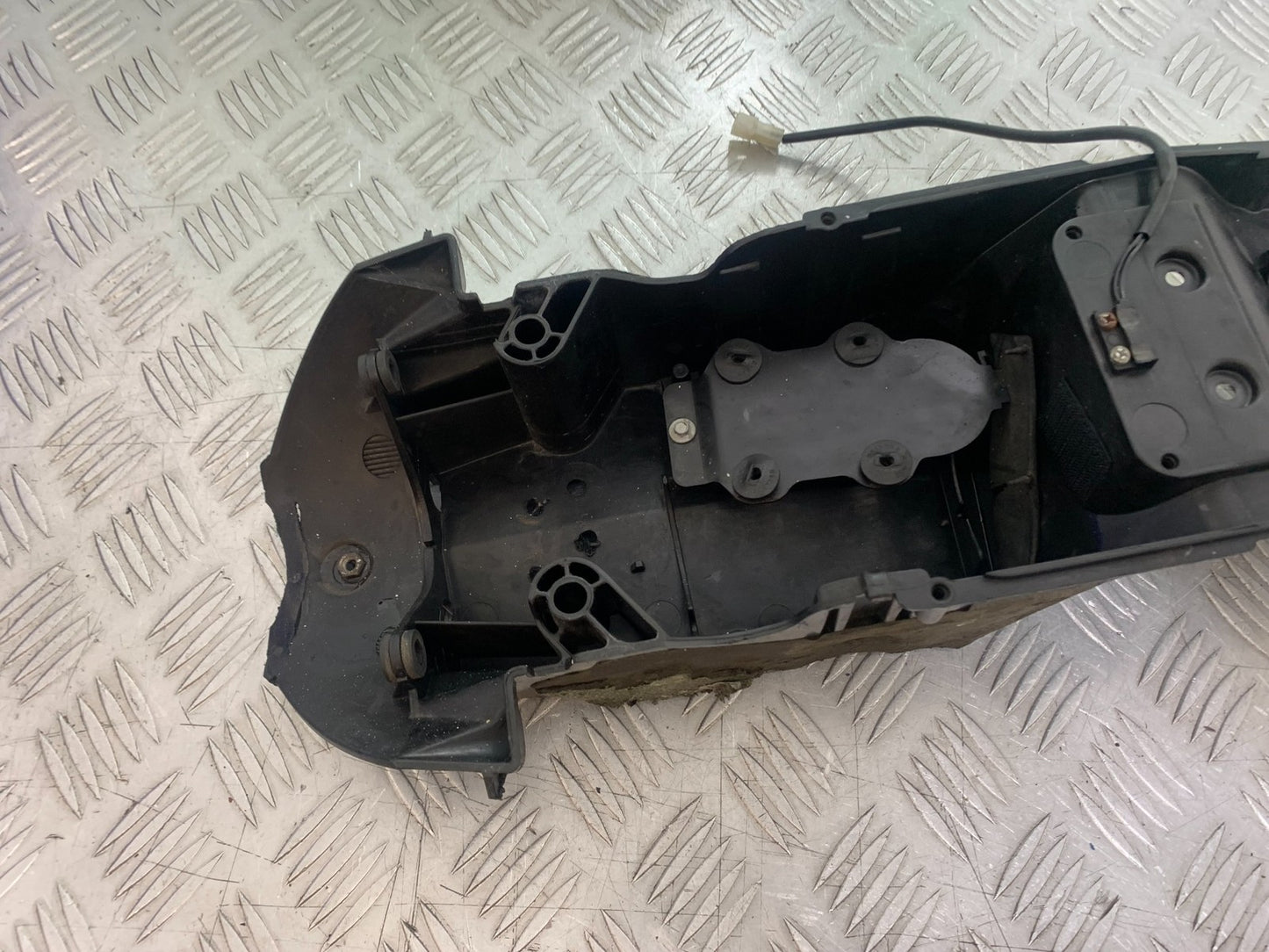 KTM 990 SUPER DUKE UNDERTRAY YEAR 2007-2011  (CMB1207)