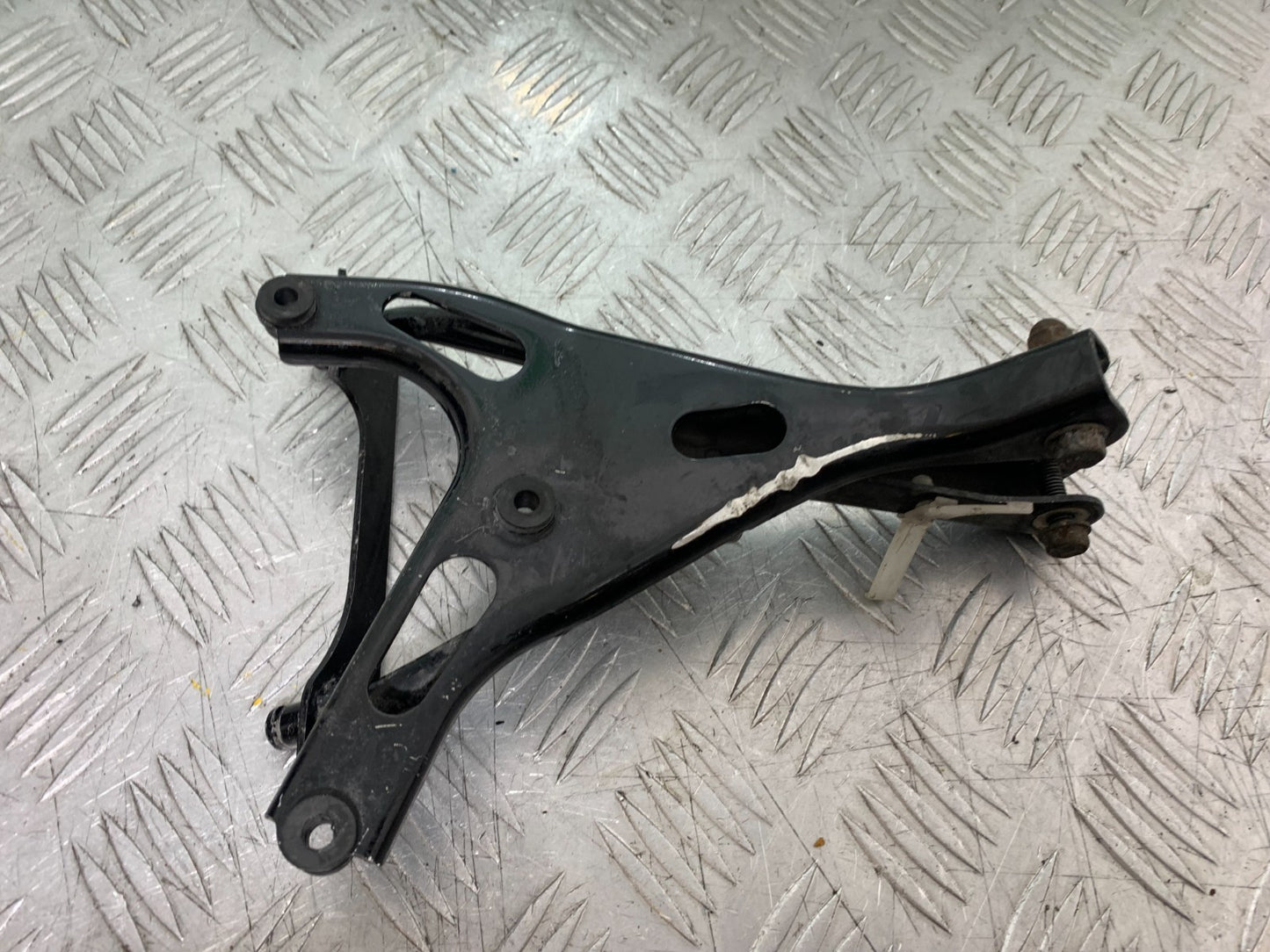 KAWASAKI ZX9R ZX9 R FAIRING BRACKET  YEAR 1998-1999 (CMB1329)