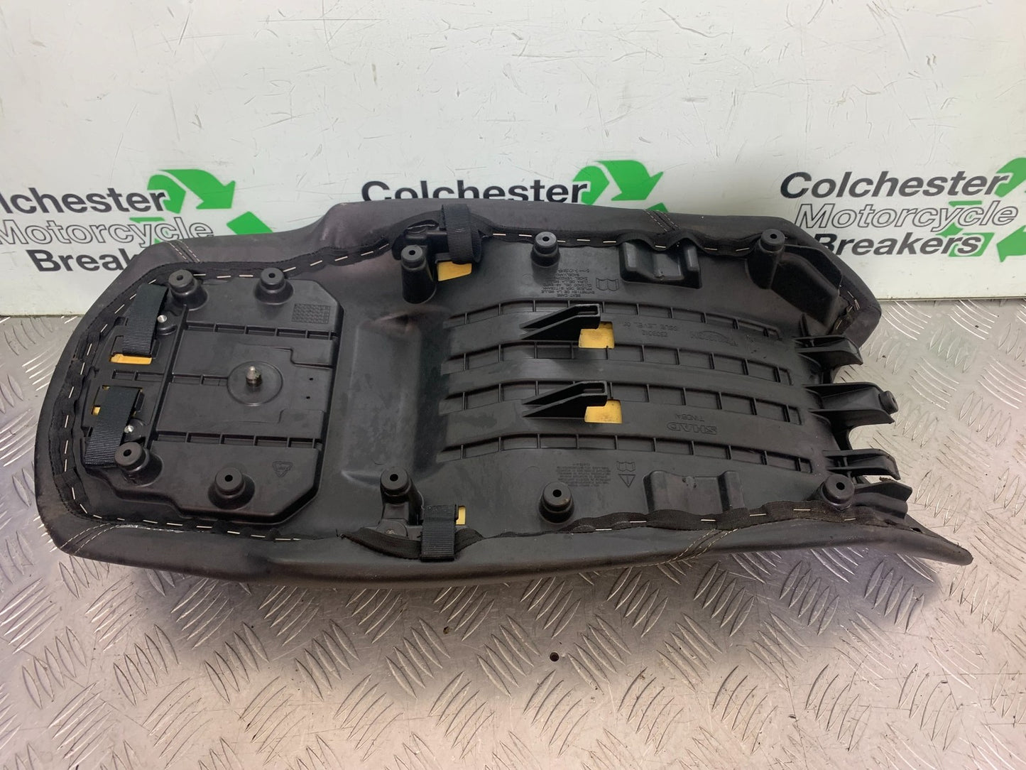 TRIUMPH 1050 SPRINT GT SEAT  YEAR 2010-2016 (CMB1250)