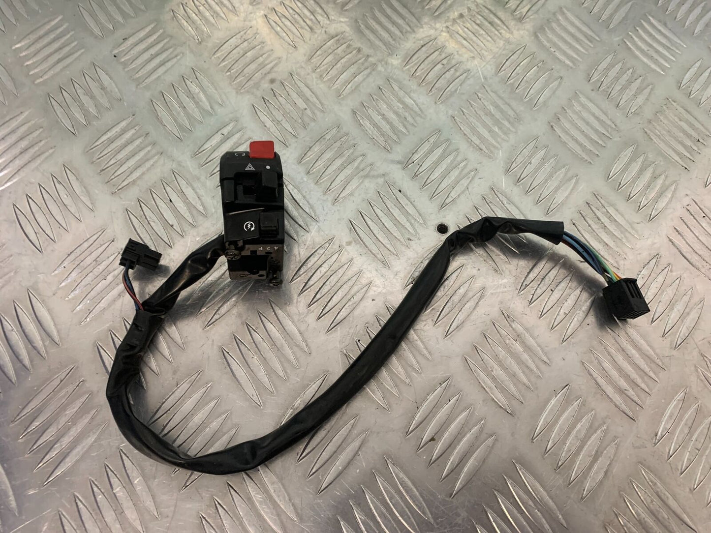 SUZUKI SV1000 SV 1000 K4 RIGHT SWITCH GEAR  YEAR 2004 (STOCK 990)