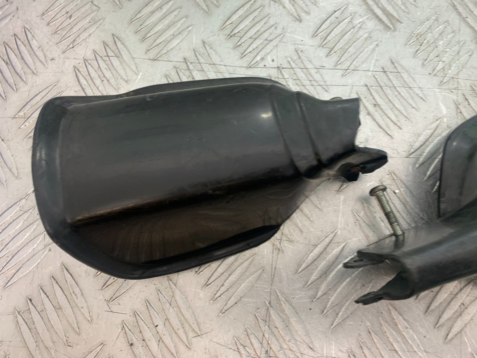 HONDA XL125 VARADERO HAND GUARDS YEAR 2001-2006  (CMB1210)