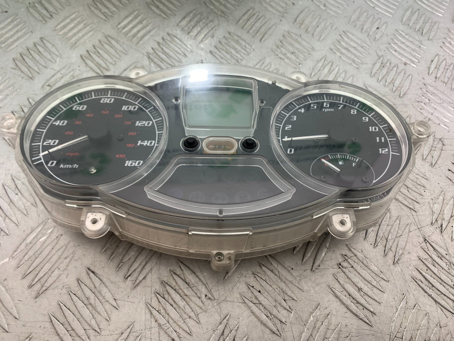 PIAGGIO MP3 250 ie CLOCKS SPEEDO DASH  YEAR 2007 (CMB1307)
