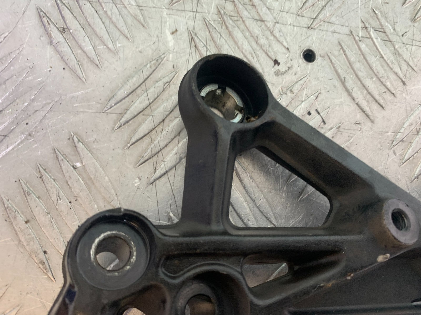KTM DUKE 125 FRONT LEFT HANGER  YEAR 2017-2022 (CMB1222)