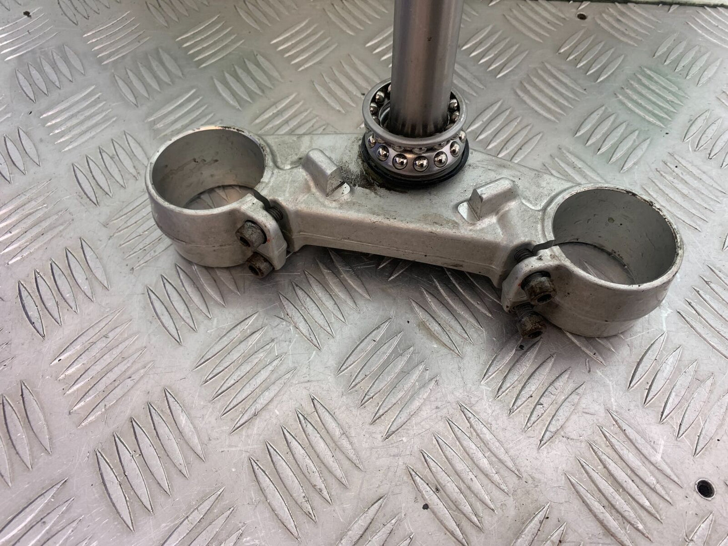TRIUMPH TIGER 800 BOTTOM YOKE  YEAR 2011-2014 (CMB1113)