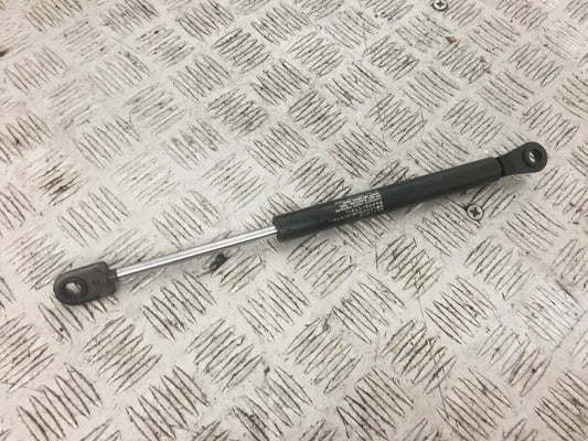 SUZUKI 650 BURGMAN HINGE  YEAR 2014-2018 (STOCK 769)