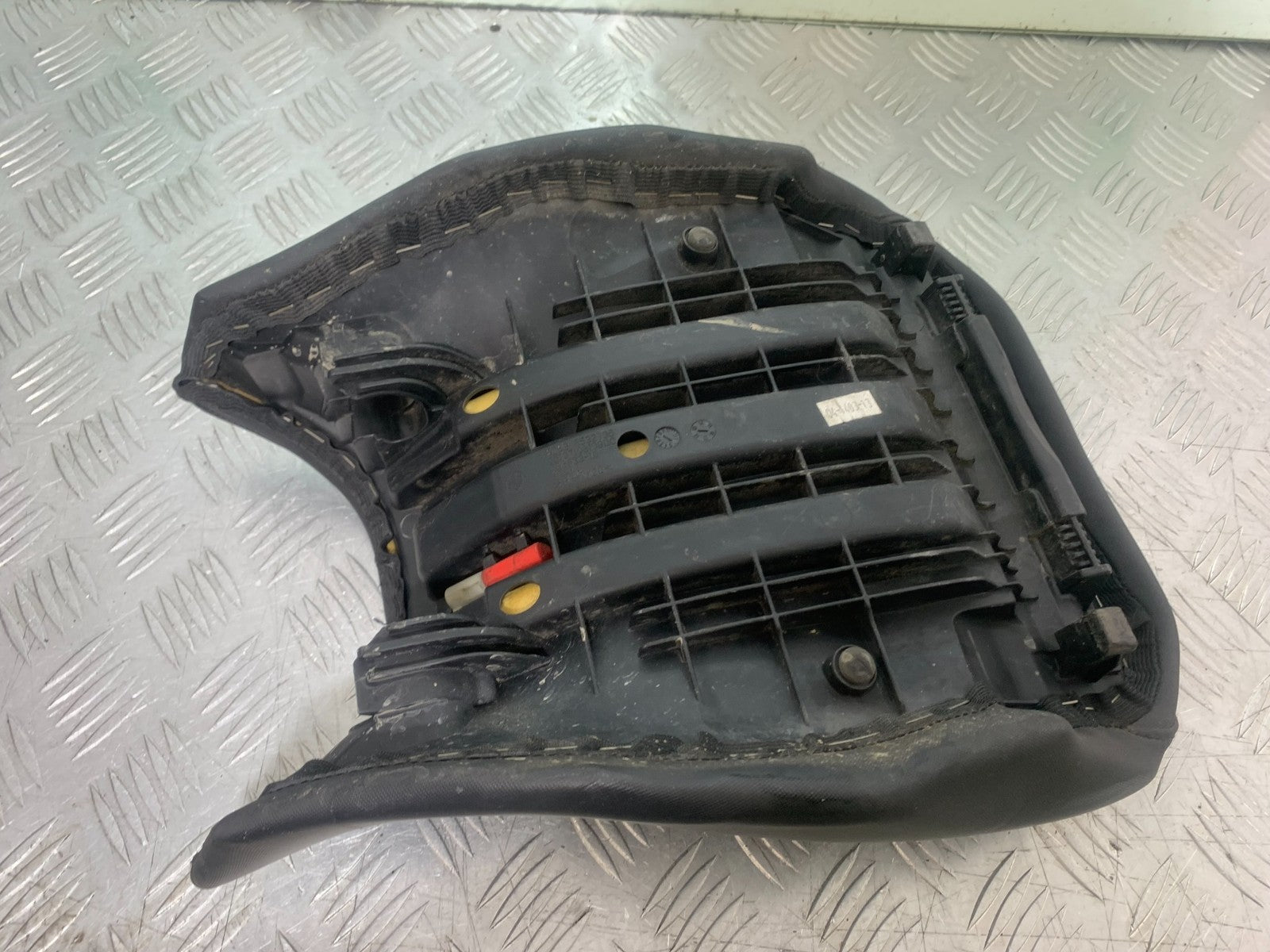 BMW R1200 R 1200 GS FRONT SEAT  YEAR 2013-2016 (CMB1257)