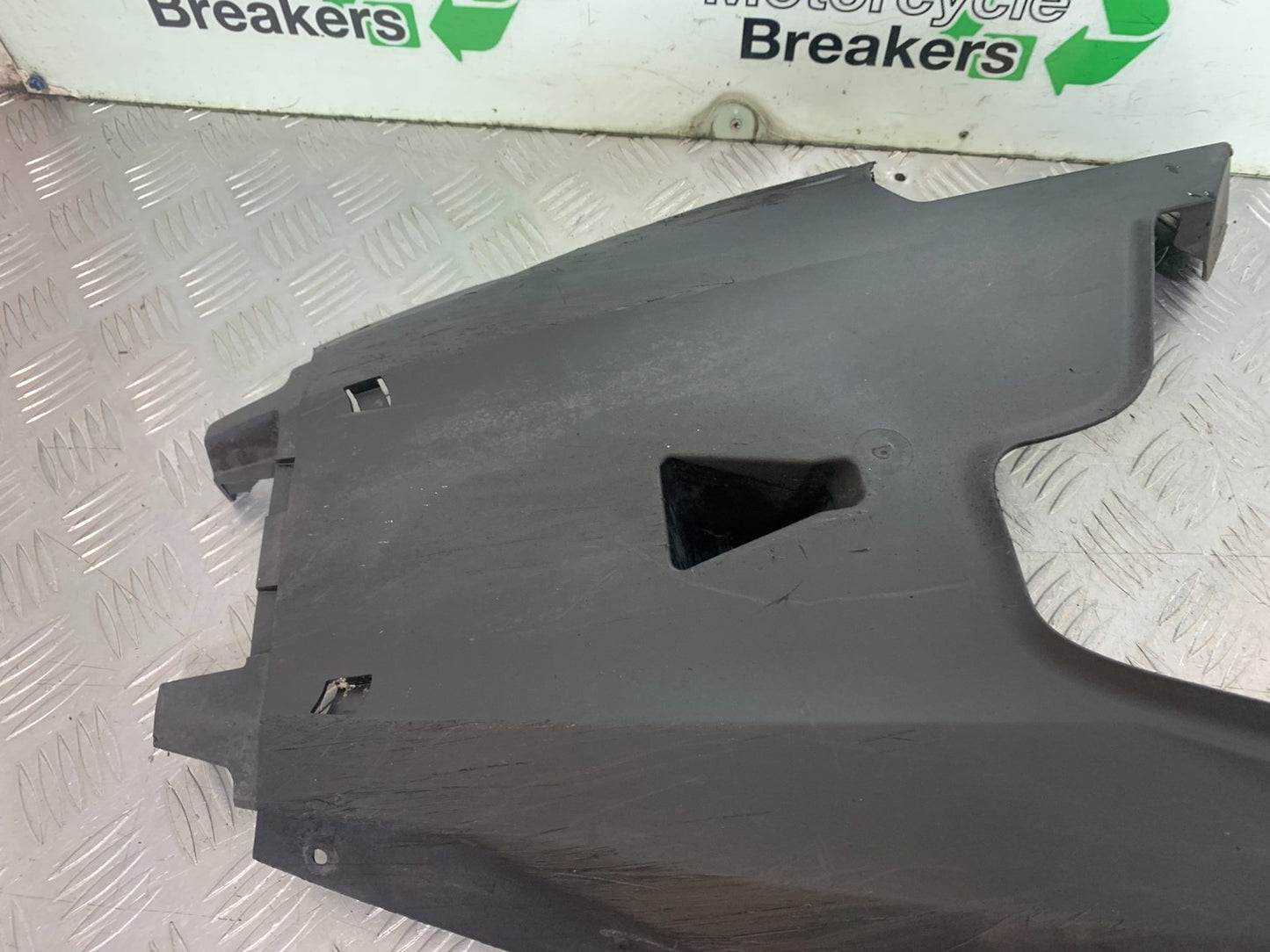 YAMAHA XMAX 125 XMAX-125 INNER MUDGUARD YEAR 2015-2020  (CMB1266)
