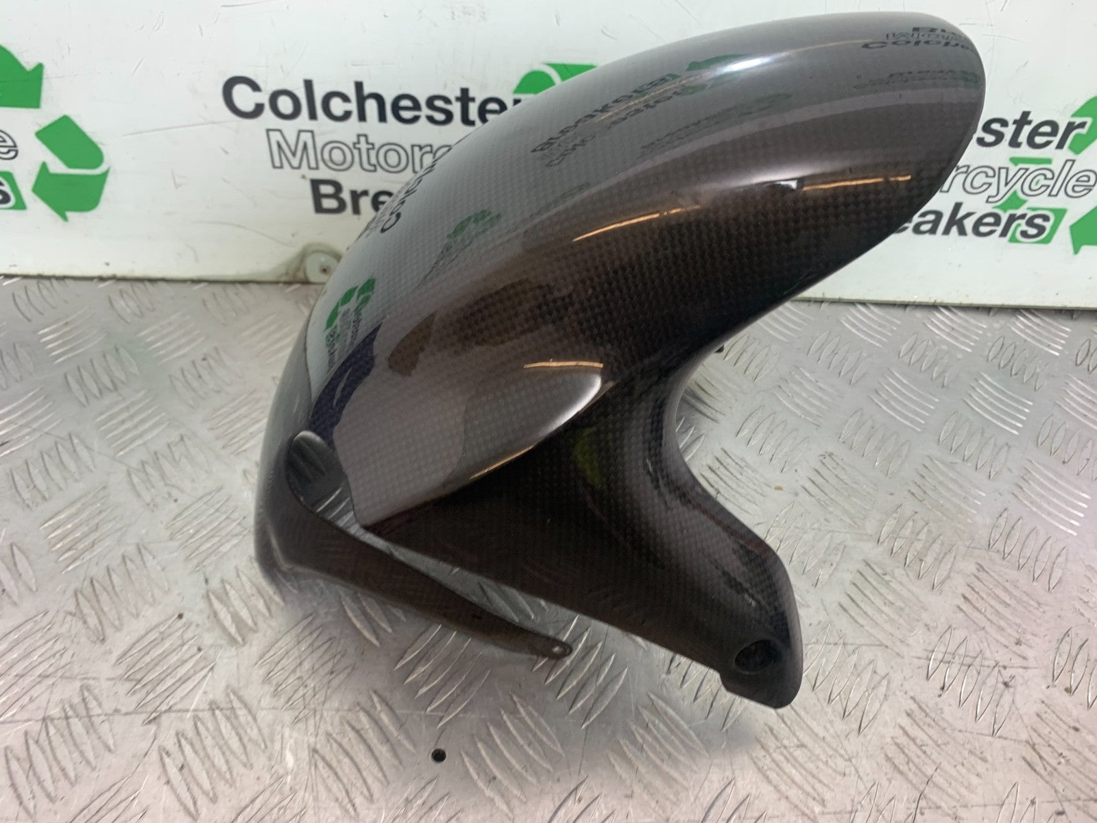 APRILIA RSV1000 R FACTORY MILLE CARBON FRONT MUDGUARD   2004-09 (CMB1203)