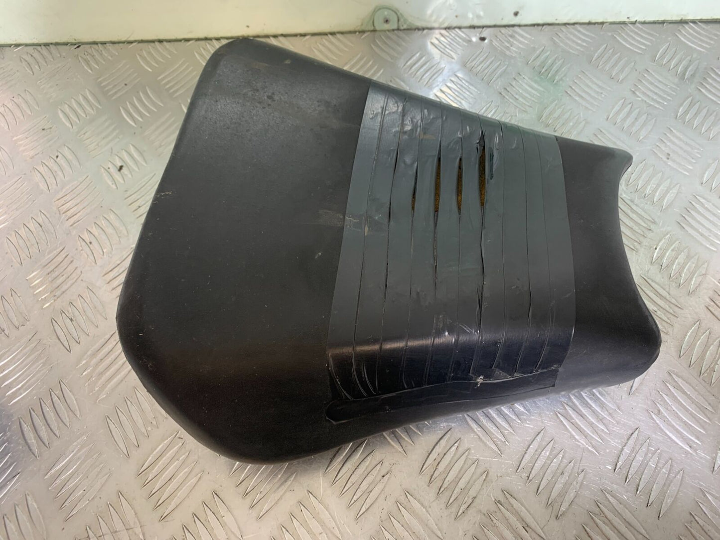 HONDA CBR 929 RRY FIREBLADE FRONT SEAT  YEAR 2000-01 (CMB1094)