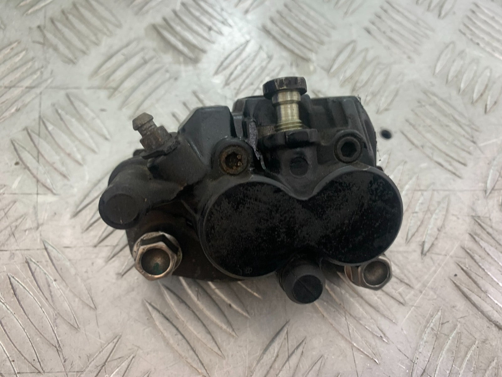 TRIUMPH 955i SPRINT ST REAR BRAKE CALIPER  1999-2004 (CMB1176)