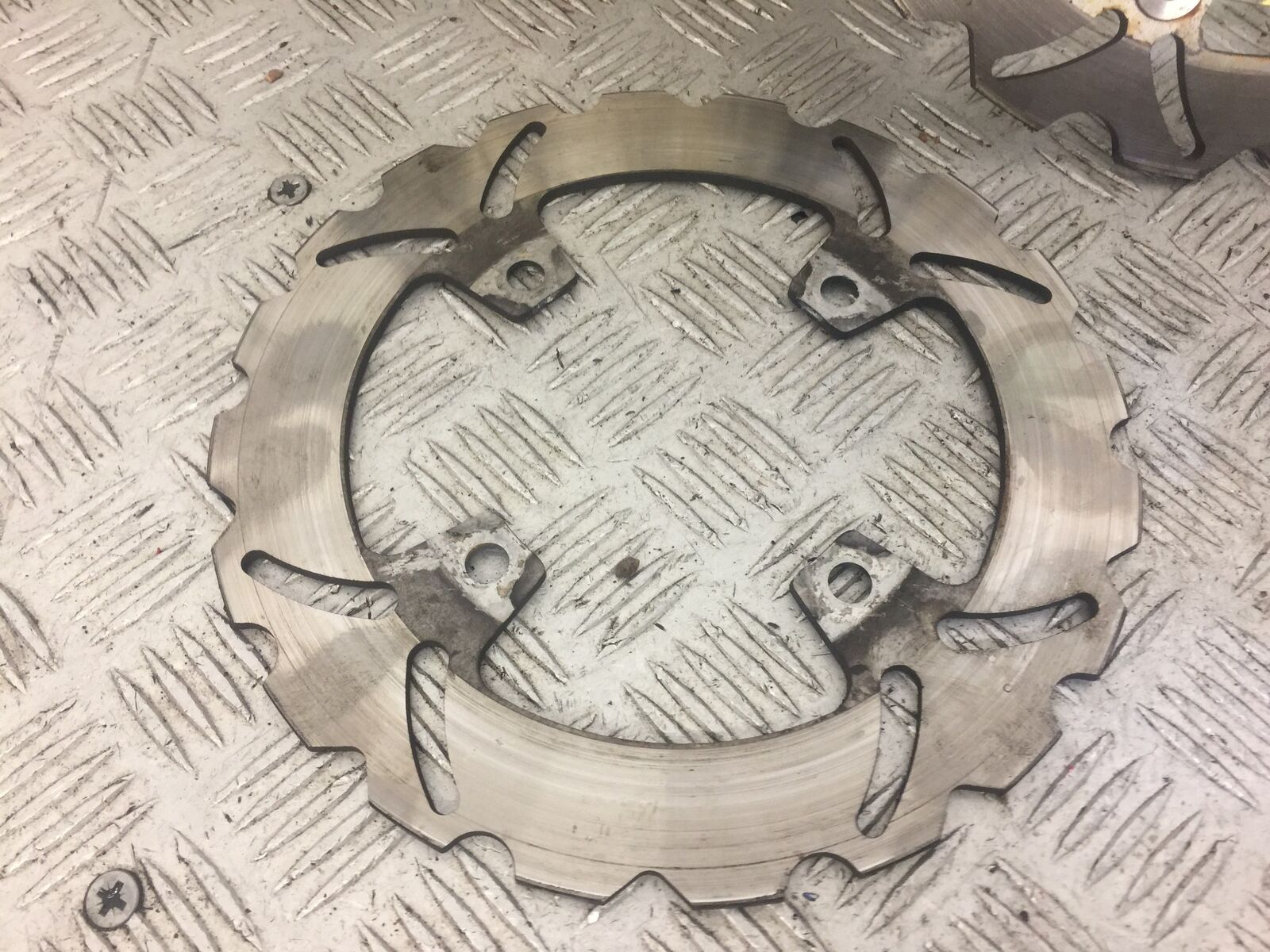 HONDA CB900 CB 900 HORNET FRONT AND REAR DISCS  YEAR 2002-06 (STOCK 633)