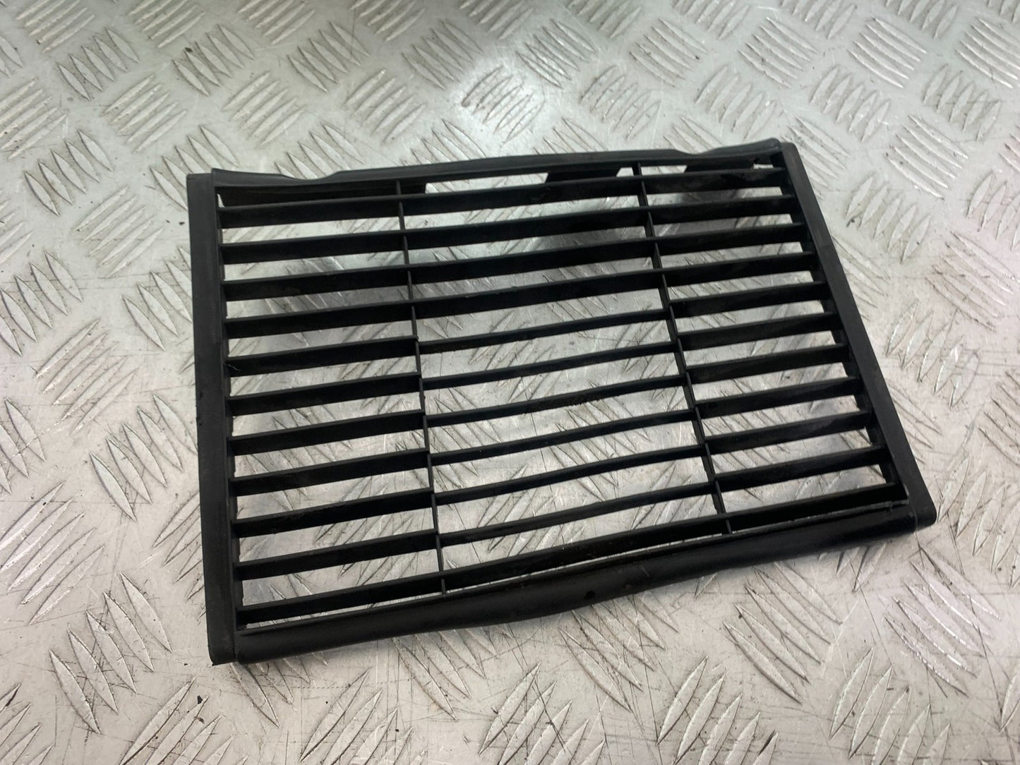 HONDA NTV 600 REVERE RADIATOR GRILL  YEAR 1988-1996  (CMB1281)