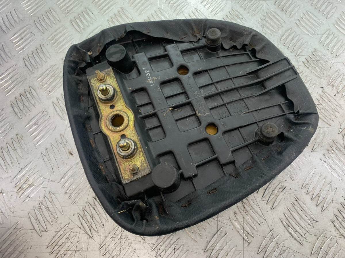 SUZUKI SV650 SV 650 mk1 REAR SEAT (NO HOLES) YEAR 1999-2002 (CMB1208)