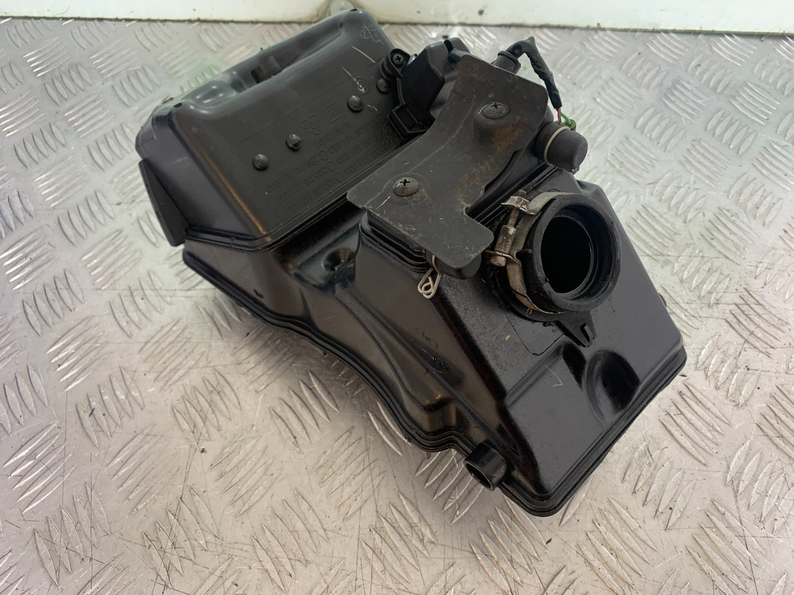 KTM DUKE 125 AIRBOX   YEAR 2017-2022 (CMB1222)
