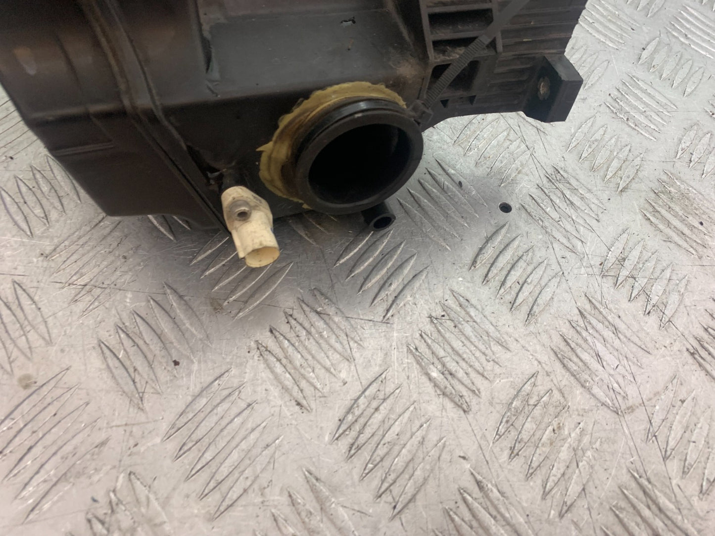 ROYAL ENFIELD HIMALAYAN 411 AIRBOX  YEAR 2018-2023 (CMB1322)
