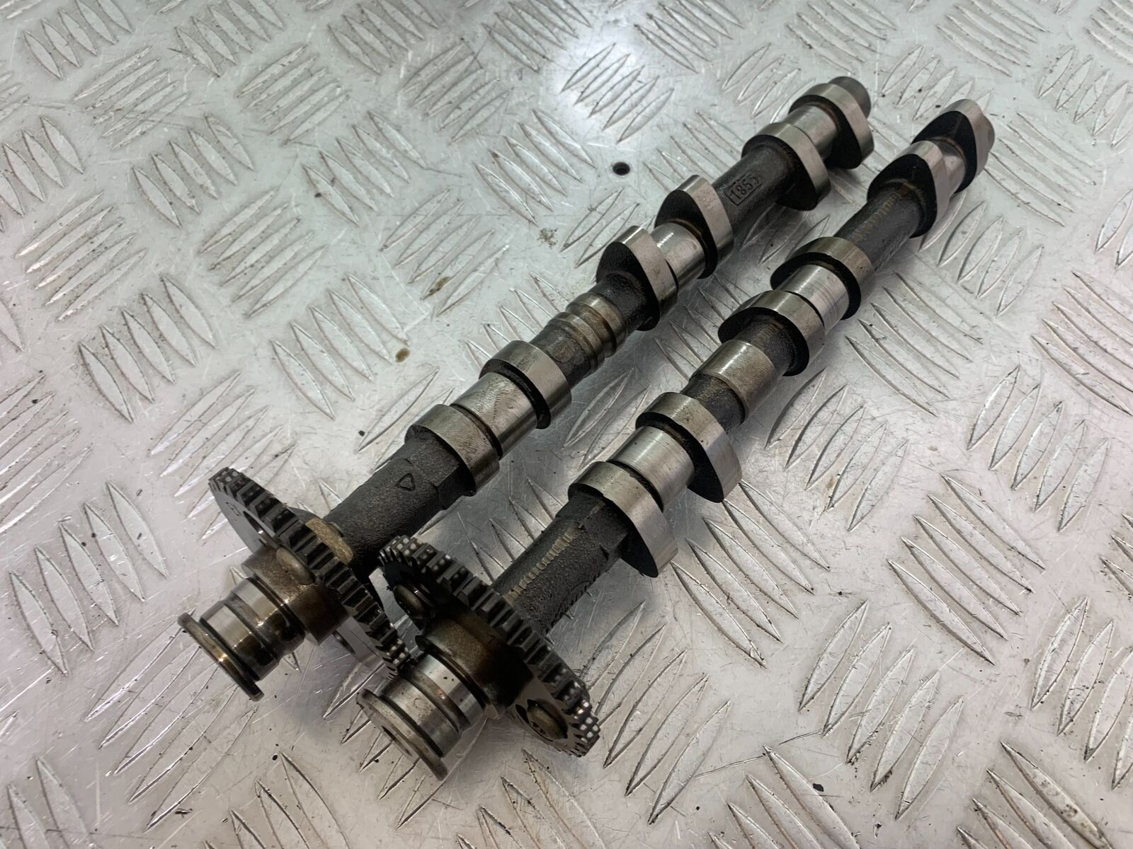 TRIUMPH 955i SPRINT ST CAMSHAFTS   YEAR 1999-2004 (STOCK 735)