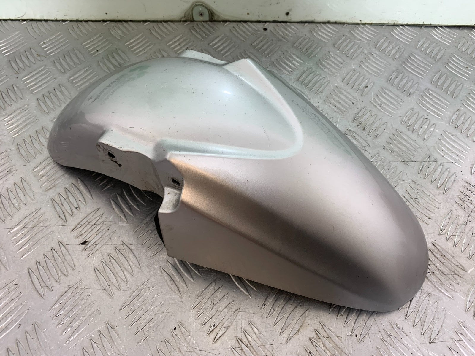 SUZUKI GSF1200 GSF 1200 BANDIT FRONT MUDGUARD  YEAR 2001-2004 (CMB1188)