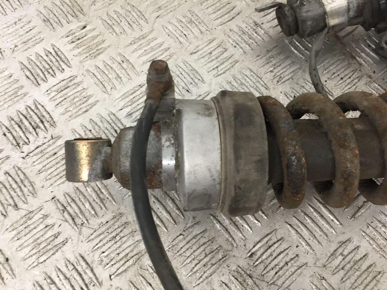 HONDA GL1800 GL 1800 REAR SHOCK   YEAR 2004-10 ABS (STOCK 890)
