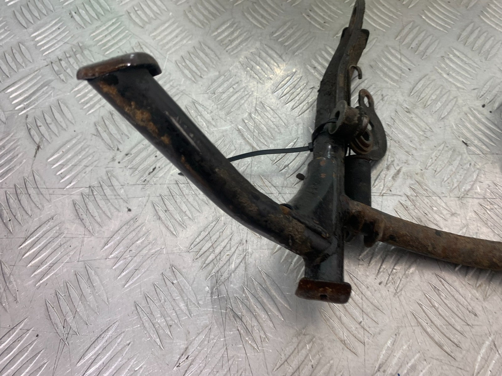HONDA VFR800 PRE V-TEC CENTER STAND  YEAR 1998-2001 (CMB1233)