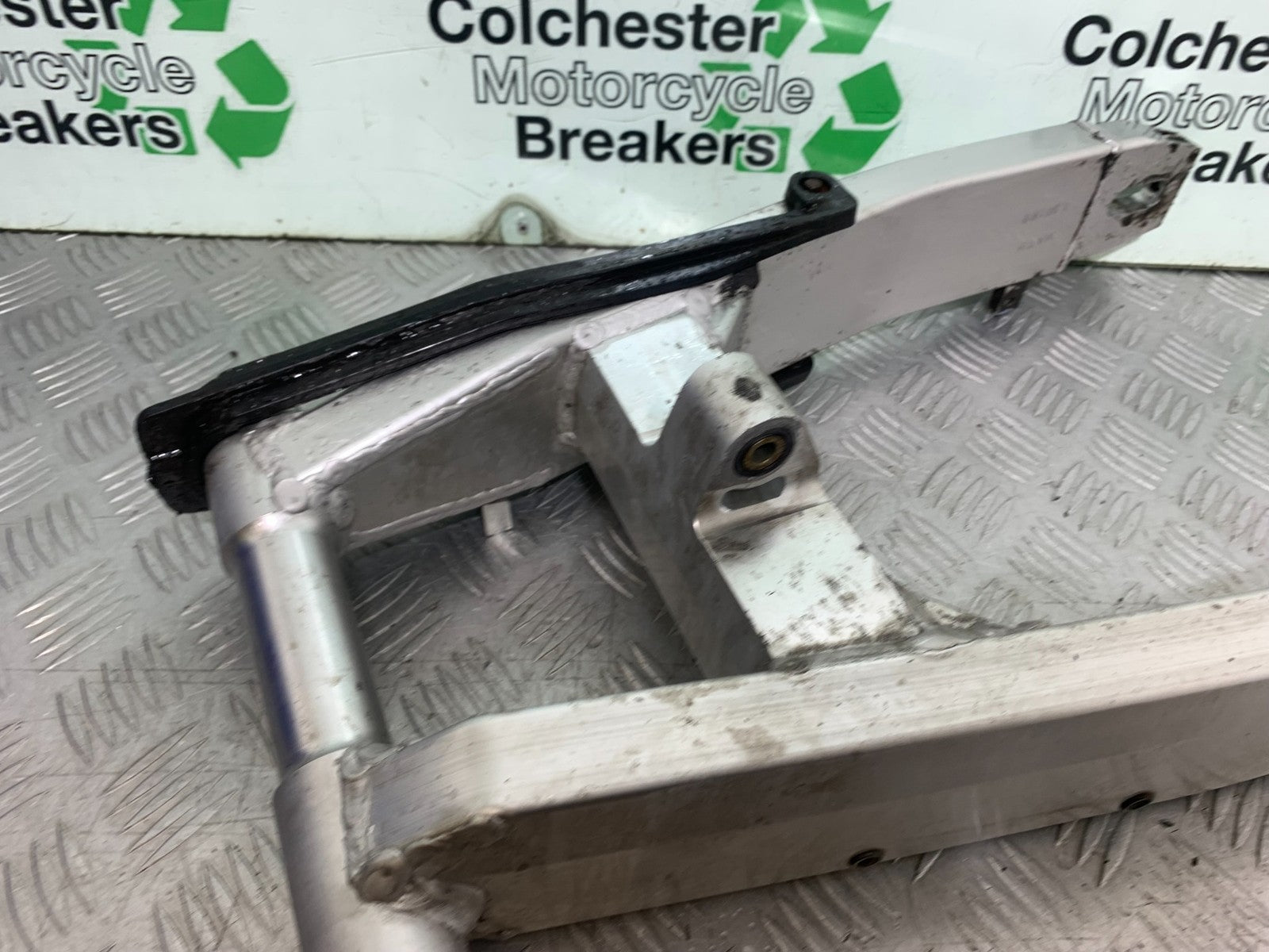 HONDA CBR1100 BLACKBIRD SWINGARM YEAR 1999-2005 (CMB1232)