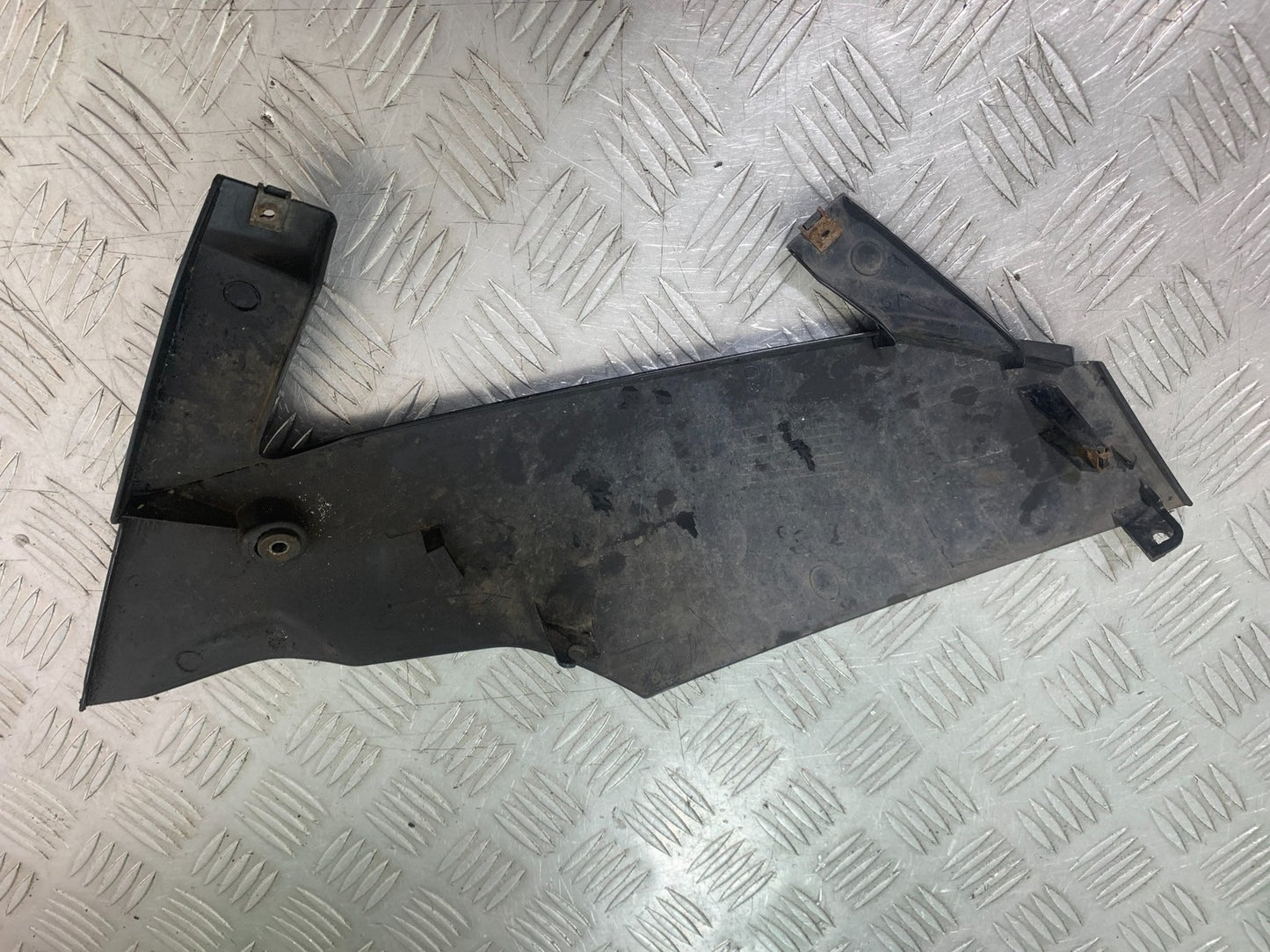YAMAHA YZF-R125 YZF 125 LEFT BELLYPAN   YEAR 2019-2022 (CMB1263)