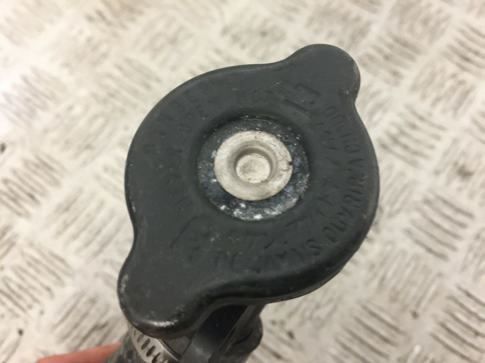 KAWASAKI Z1000 SX RADIATOR CAP  YEAR 2017 (STOCK 668)