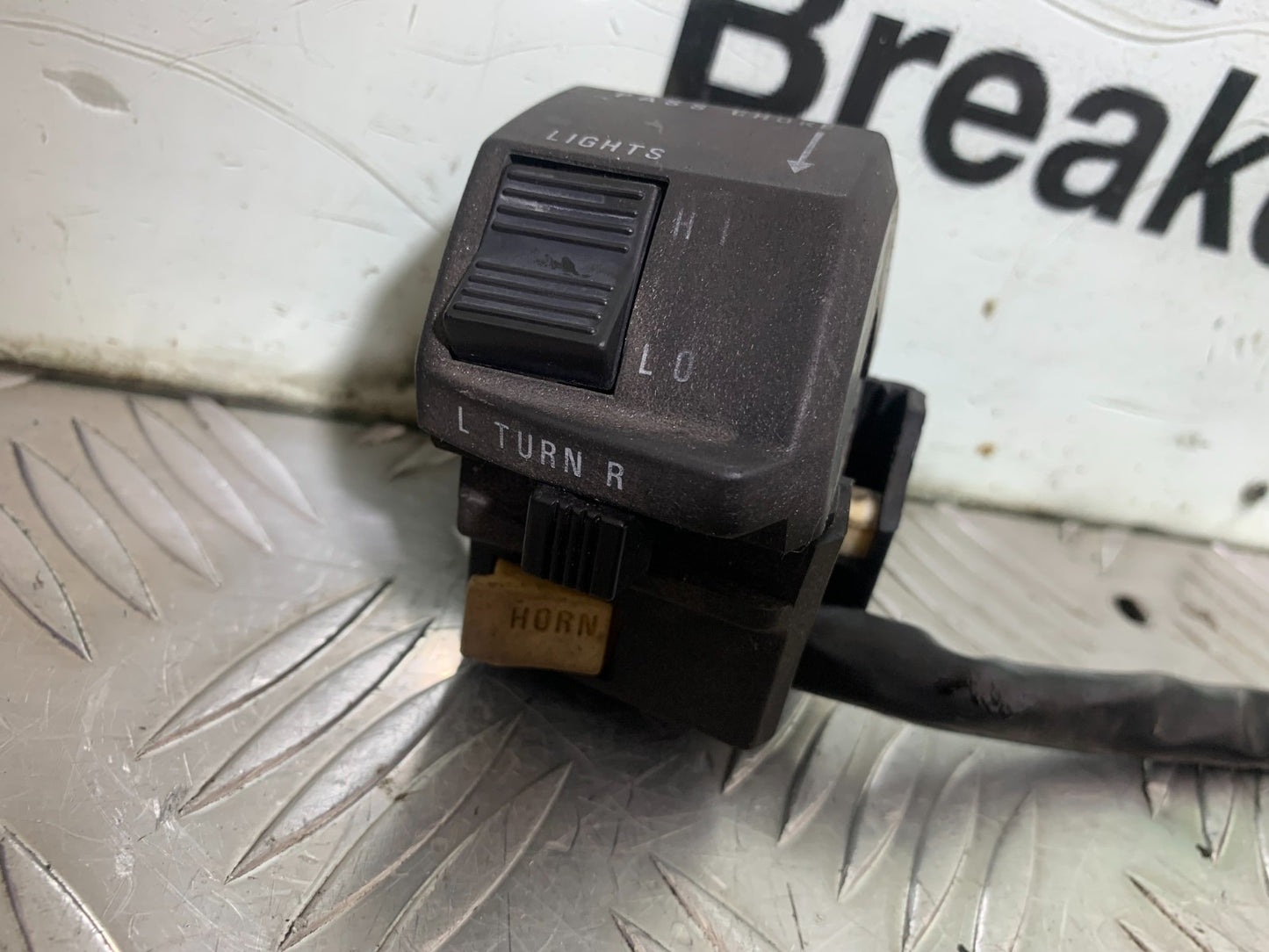 SUZUKI RF900 RF 900 LEFT SWITCH GEAR YEAR 1994-1999 CMB1326