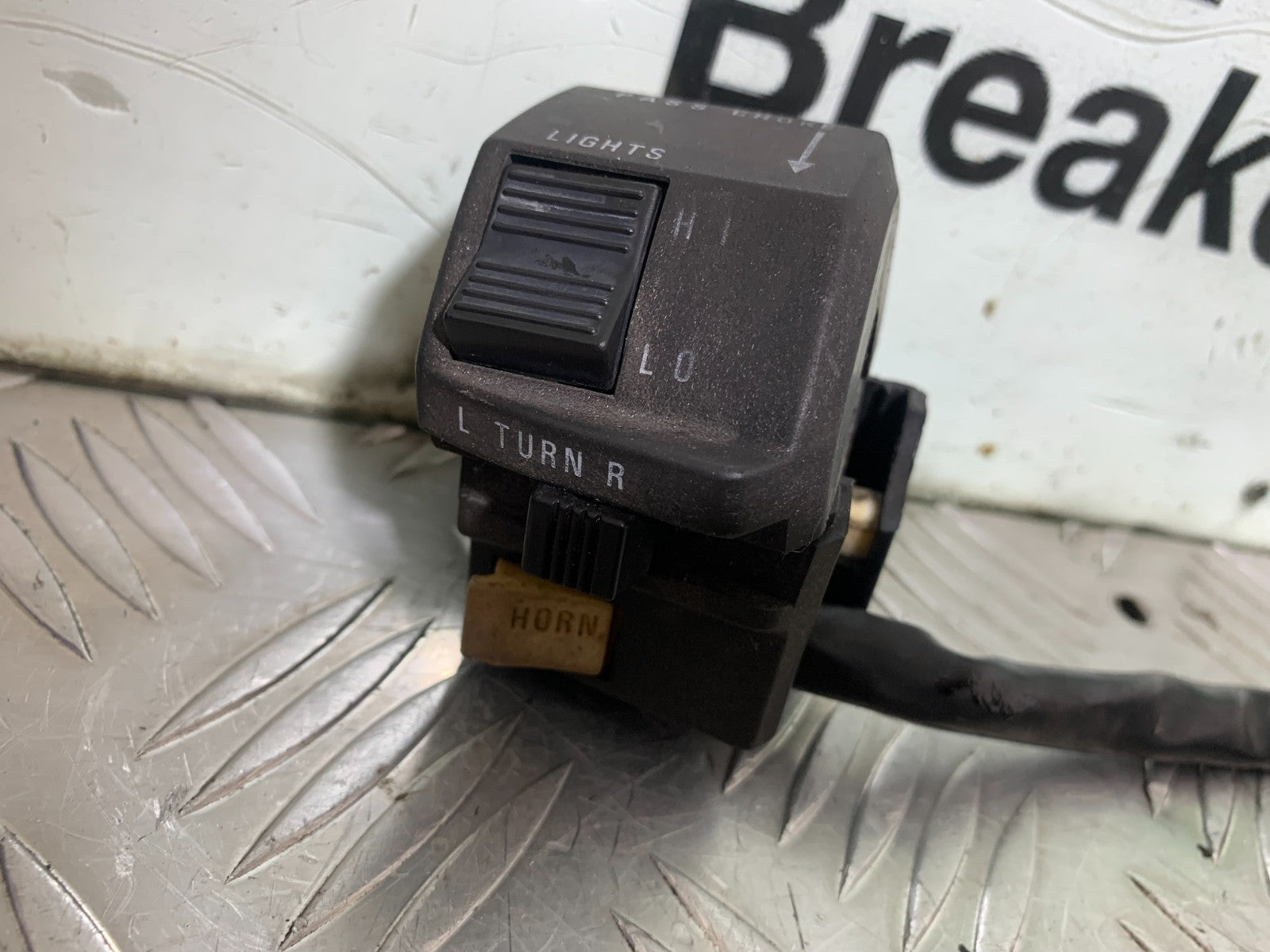 SUZUKI RF900 RF 900 LEFT SWITCH GEAR YEAR 1994-1999 CMB1326