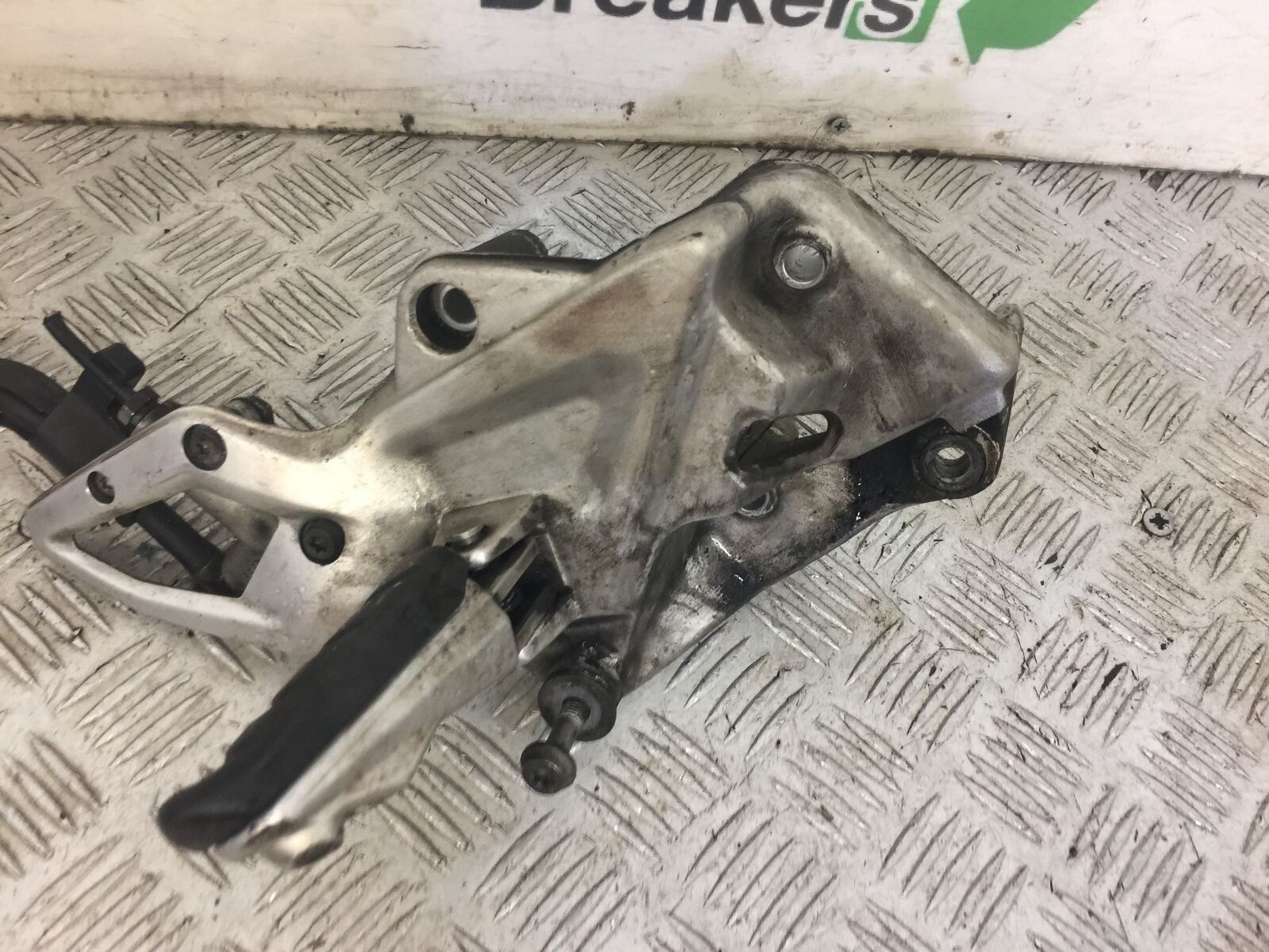 BMW F800 GT FRONT RIGHT HANGER YEAR 2013-2017 (STOCK 619)