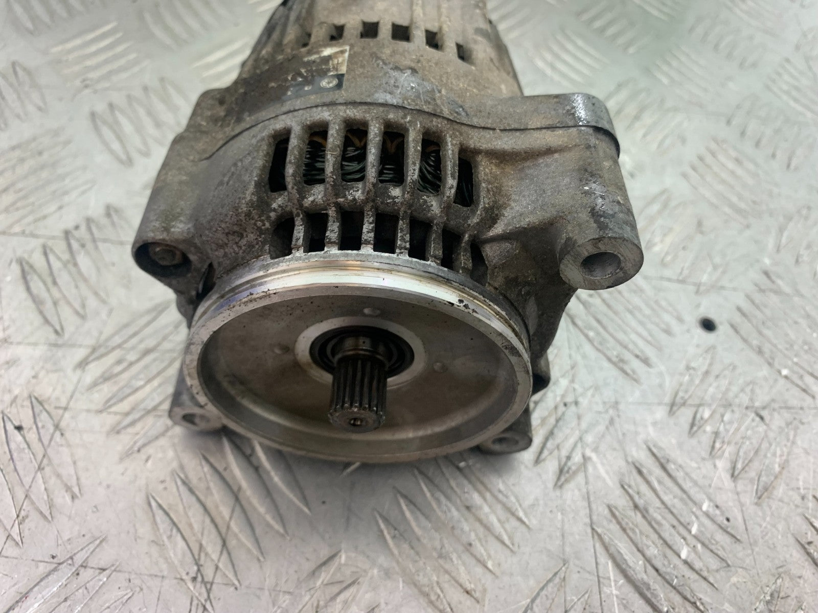 YAMAHA YZF1000 THUNDERACE ALTERNATOR   YEAR 1997-2000 (CMB1204)
