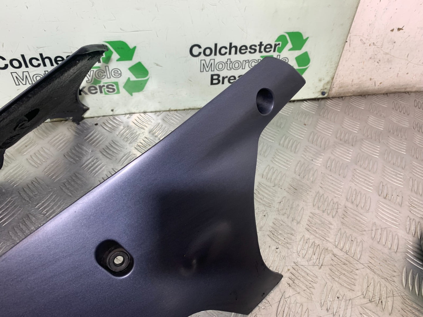 KAWASAKI ZX9R ZX9 R BELLYPAN  YEAR 1998-1999 (CMB1329)