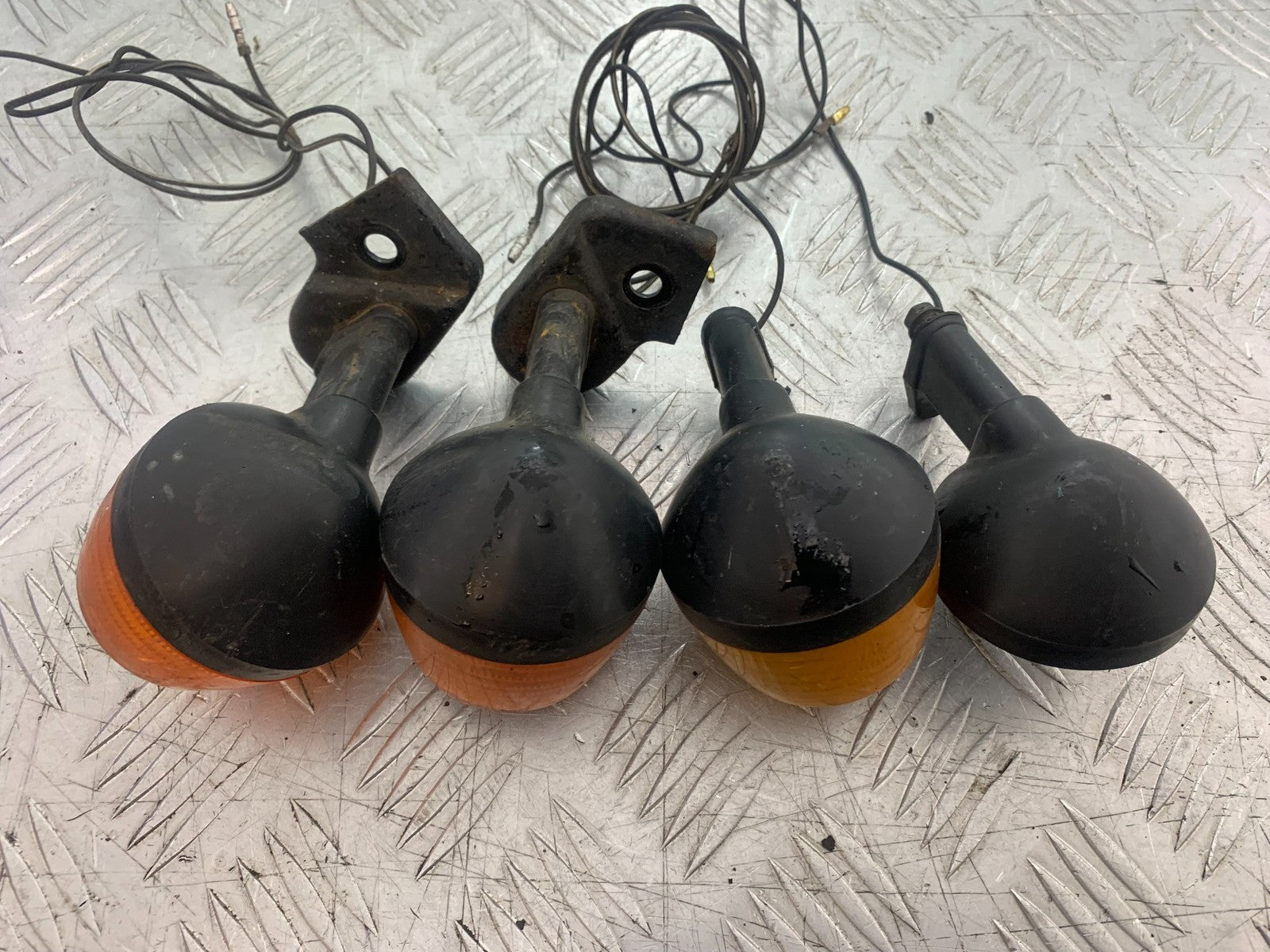 SUZUKI GP100 GP 100 INDICATORS   YEAR 1978-1988 (CMB1259)