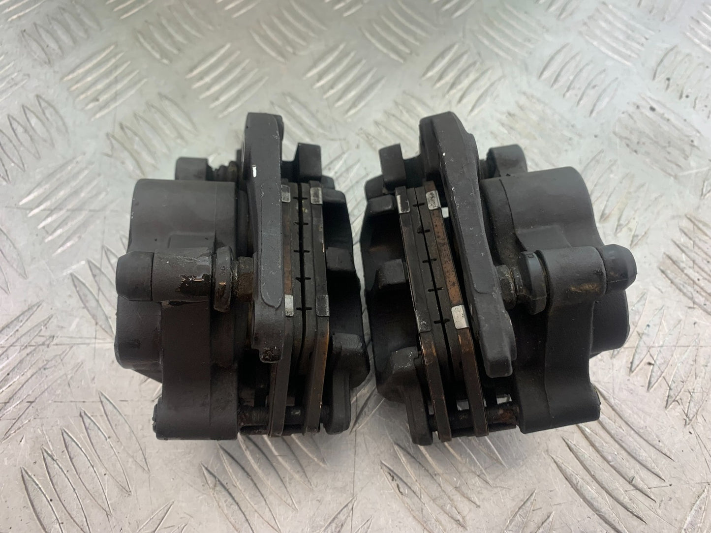 TRIUMPH 675 STREET TRIPLE FRONT CALIPERS    2013-2016 (CMB1186)