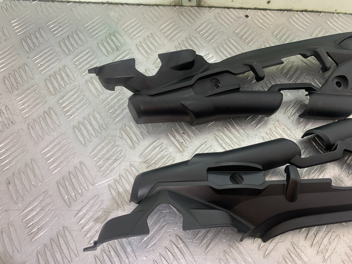 TRIUMPH TIGER 800 XRT LEFT AND RIGHT SIDE NFILL PANELS  2018-2020 (CMB1193)