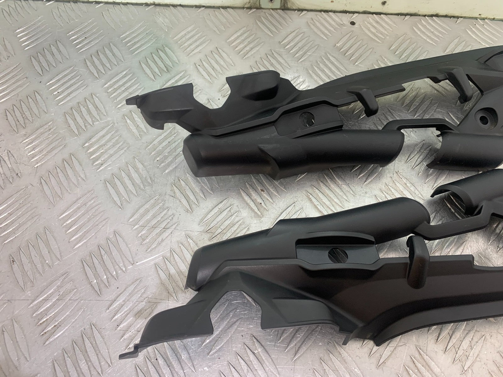 TRIUMPH TIGER 800 XRT LEFT AND RIGHT SIDE NFILL PANELS  2018-2020 (CMB1193)