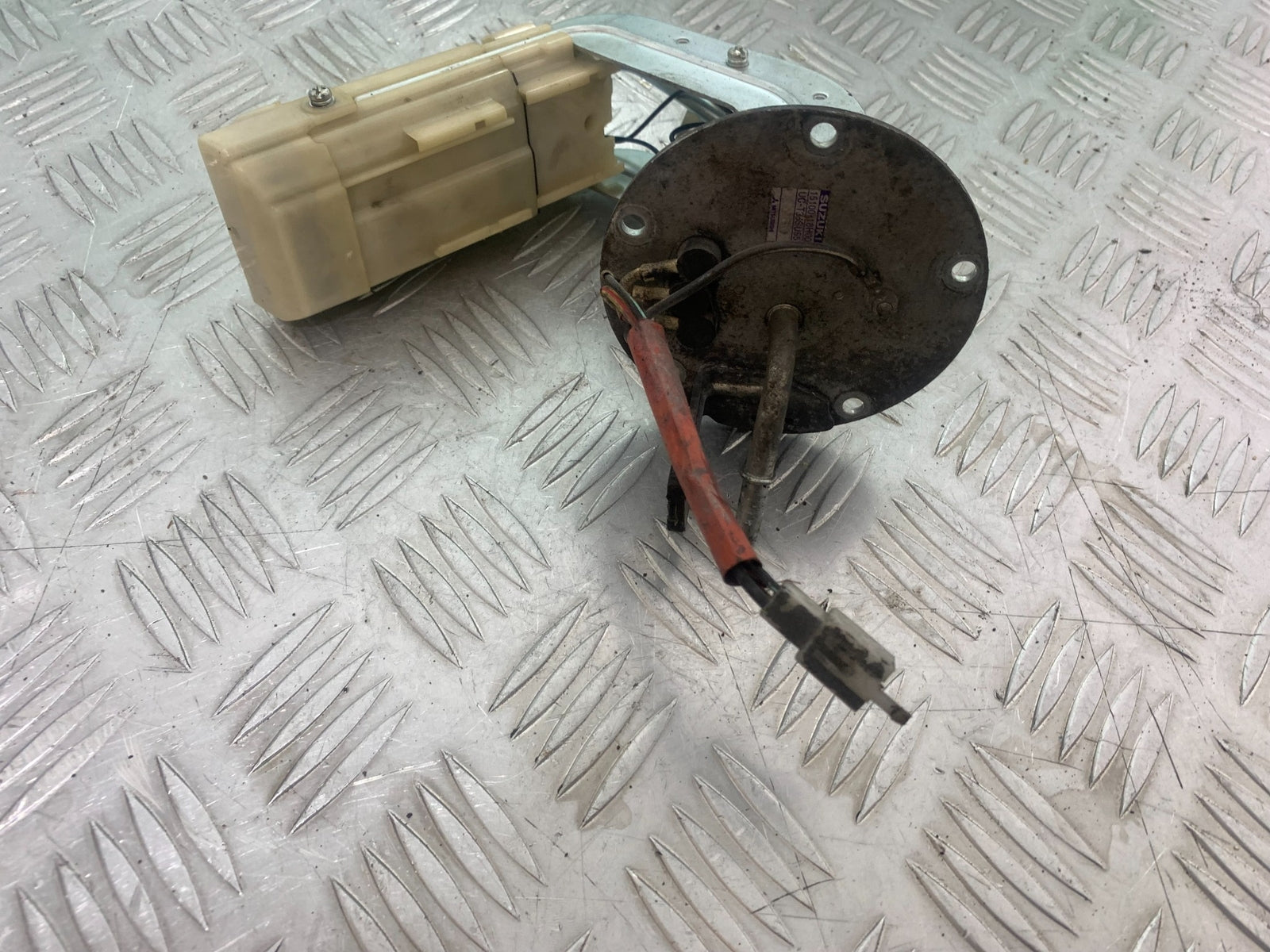 SUZUKI GSF650 GSF 650 PETROL PUMP   YEAR 2007-2009  (CMB1161)