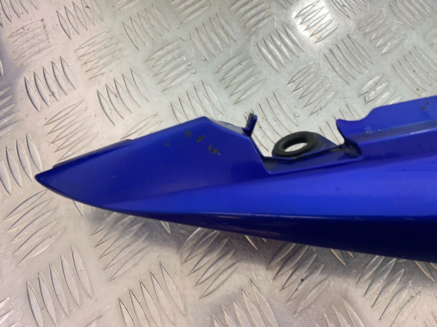 SUZUKI SV1000 SV 1000 K4 RIGHT SEAT PANEL  YEAR 2003-2007 (CMB1042)