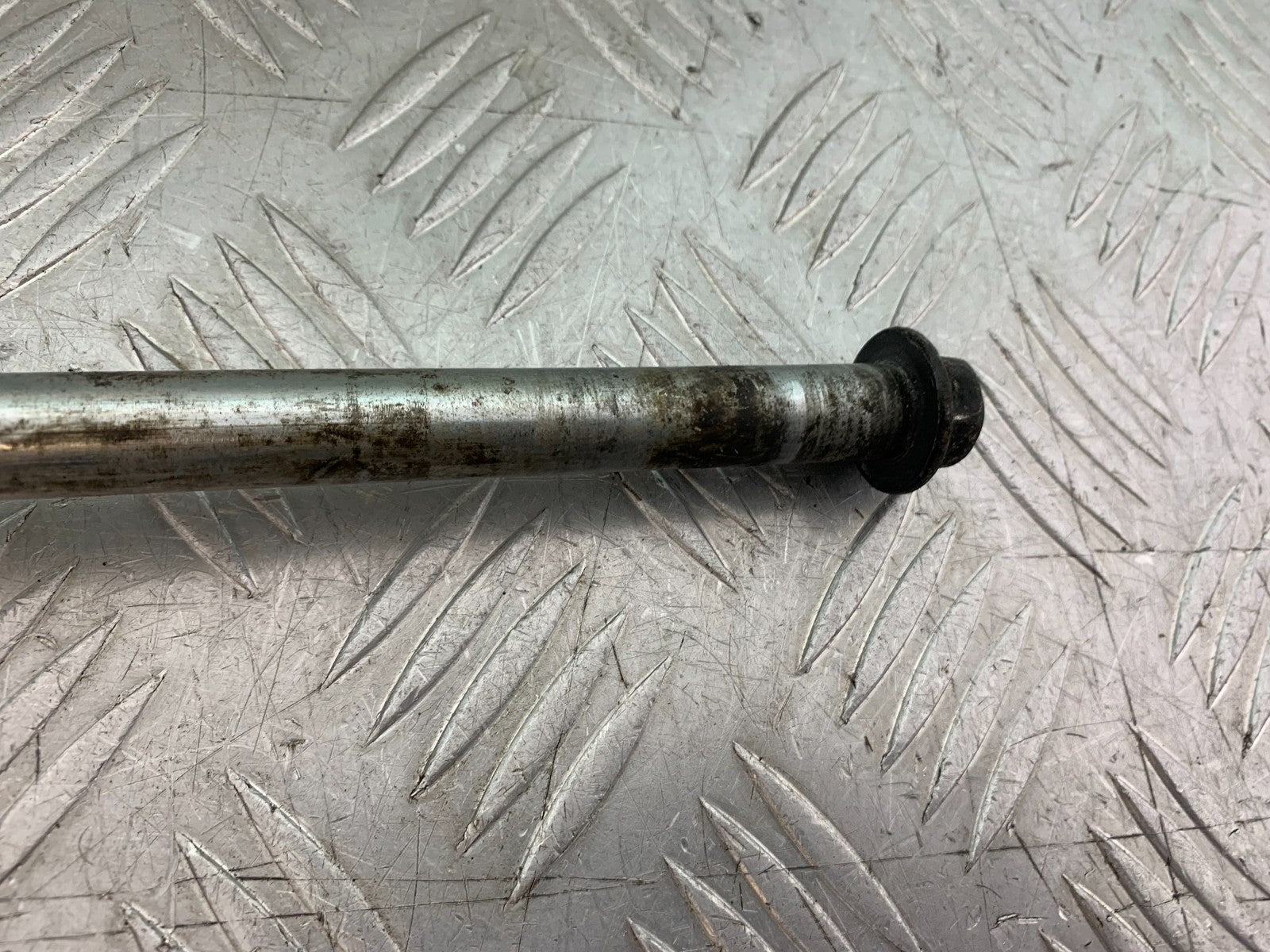 KTM RC125 RC 125 REAR WHEEL SPINDLE   YEAR 2017-2022 (CMB 1244)