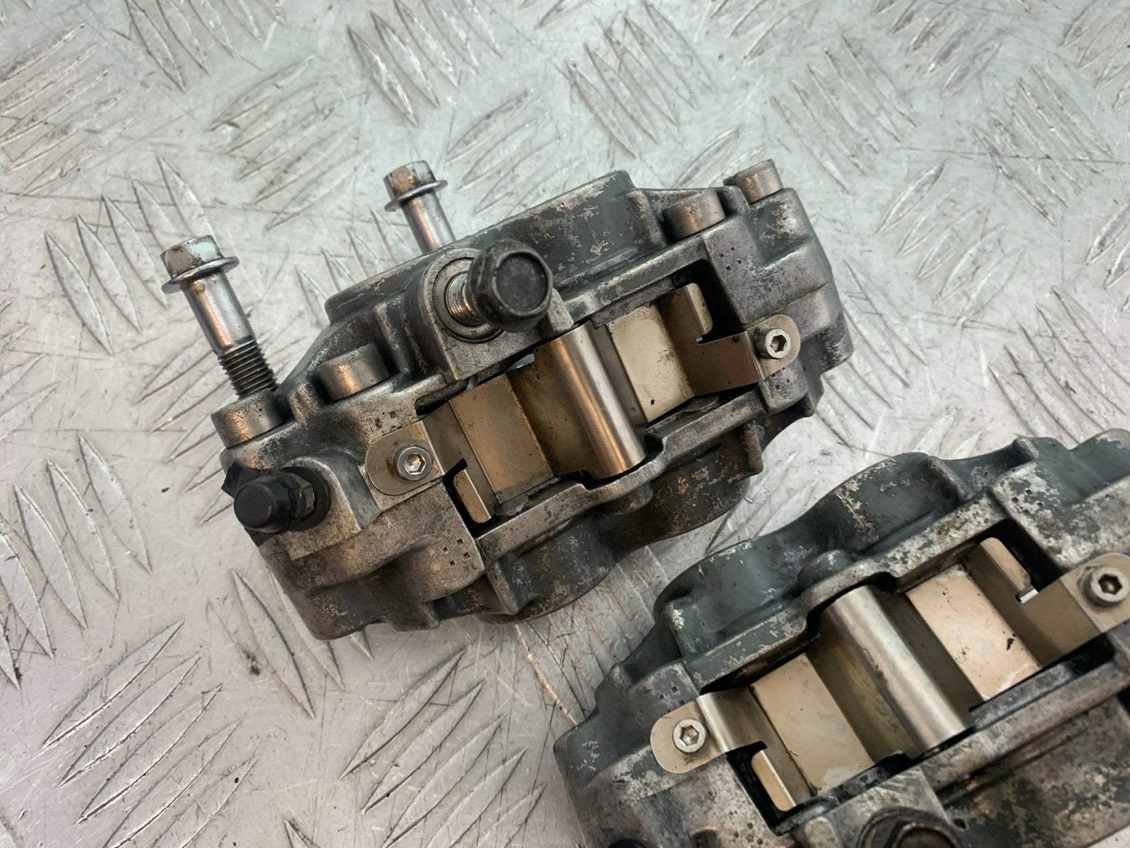 KAWASAKI ZZR1100 D FRONT BRAKE CALIPERS YEAR 1993-2001 (CMB1289)