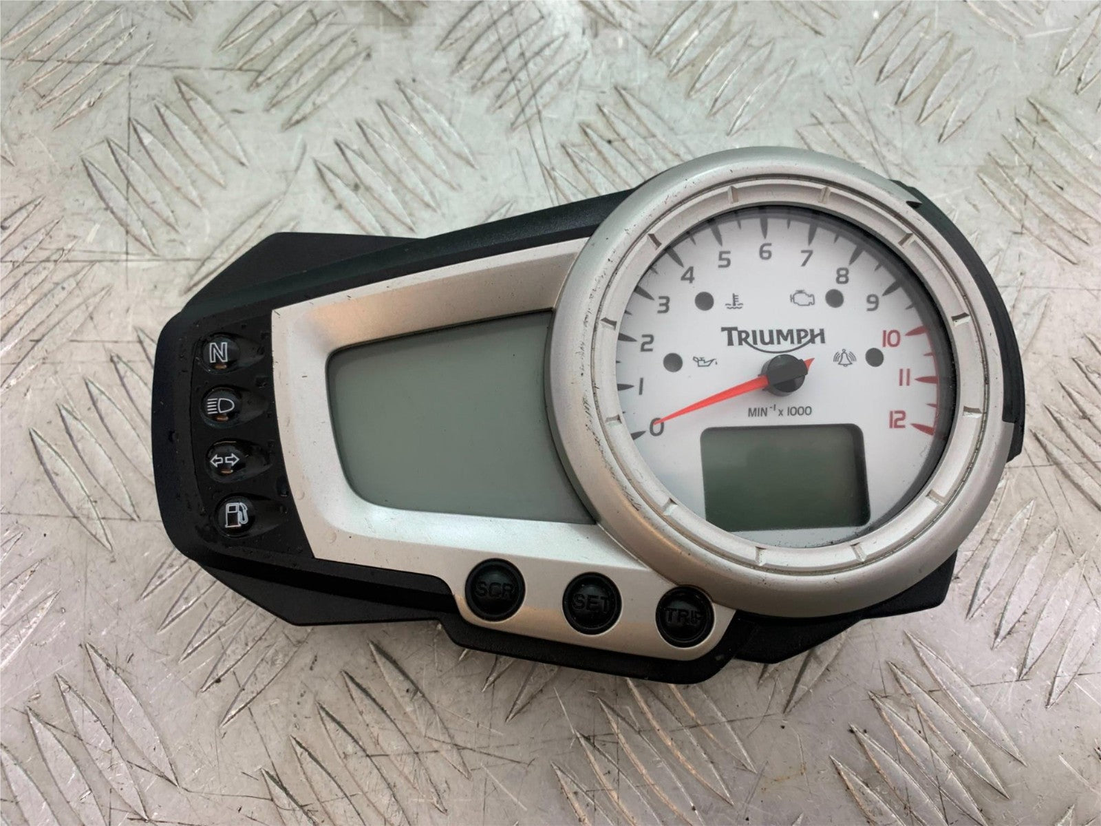 TRIUMPH SPEED TRIPLE R 1050 CLOCKS SPEEDO DASH 2009 (CMB1183)