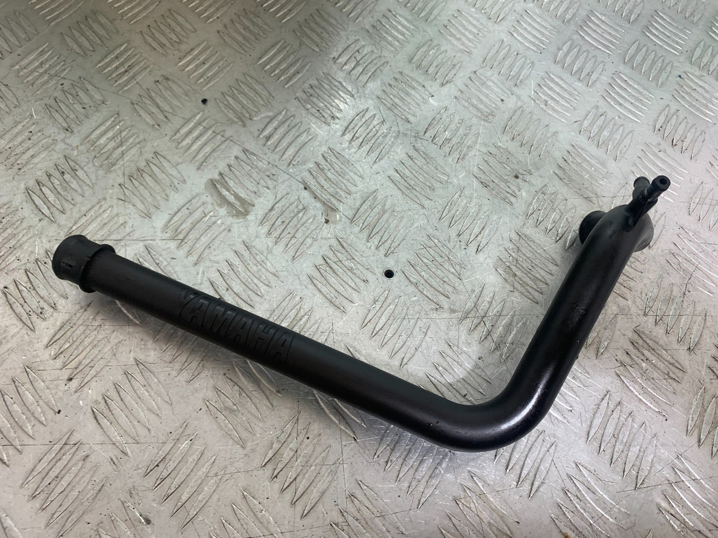 YAMAHA YZF R1 14 B BIG BANG COOLANT HOSE  2009-14 (CMB1175)