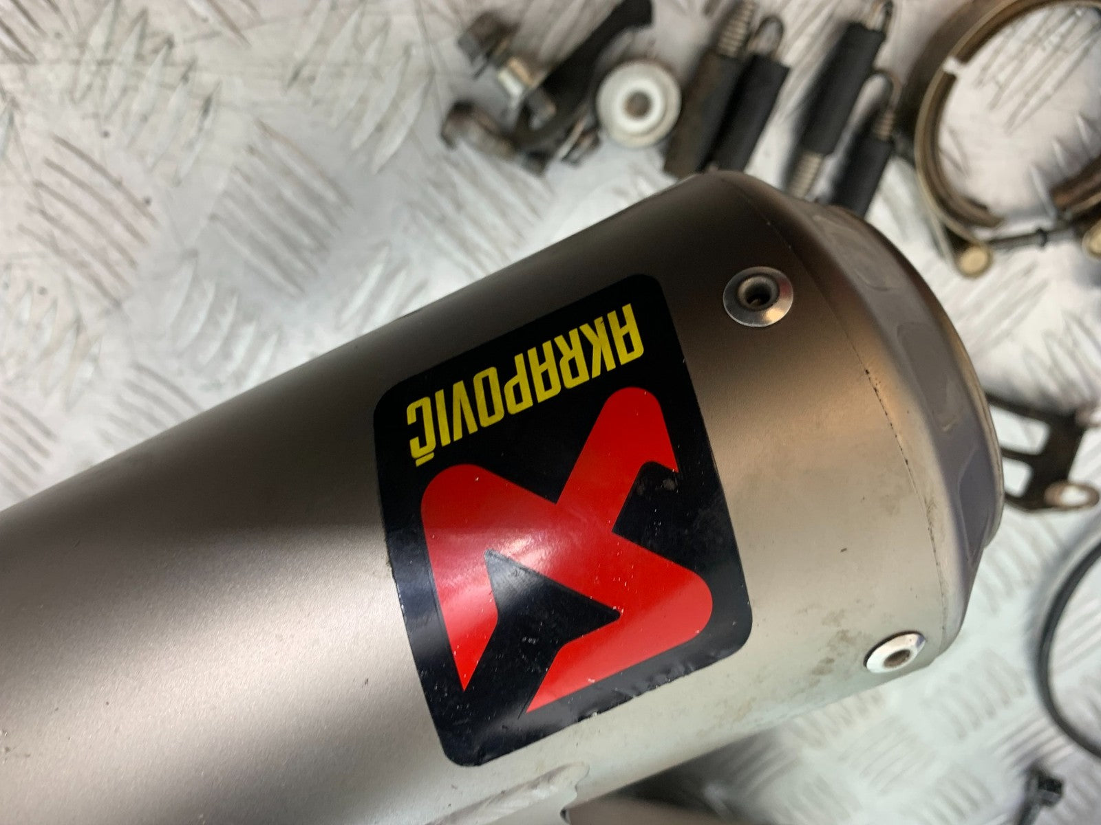 KTM 1290 SUPER DUKE R AKRAPOVIC EXHAUST SYSTEM  YEAR 2020-2024 (CMB1272)